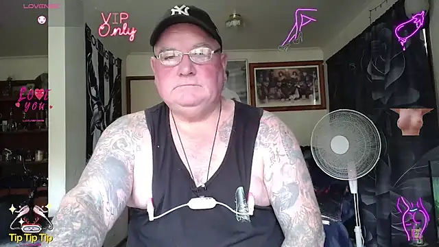 Snapshot of HOTANAL chatting on 06/15/26, 02:58 HOTANAL online show from 06/15/26, 02:58