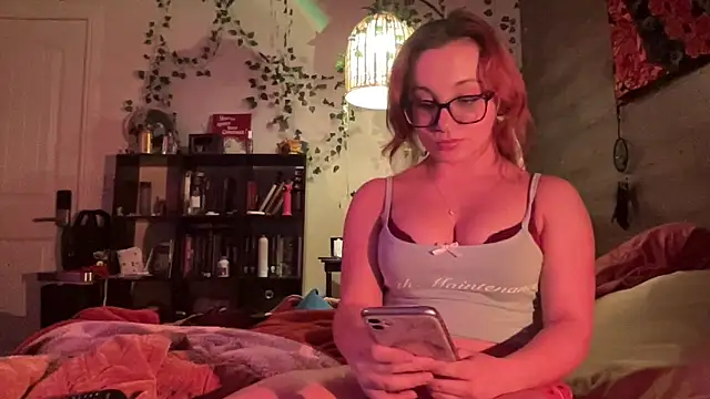 Snapshot of sweetandwet_daddy chatting on 03/05/25, 09:27 sweetandwet daddy online show from 03/05/25, 09:27