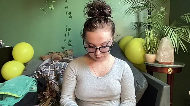 Snapshot of sweetandwet_daddy chatting on 10/16/25, 09:38 sweetandwet daddy online show from 10/16/25, 09:38