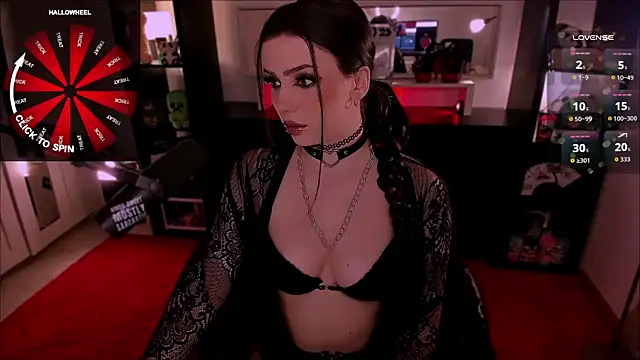 SofiRusselle online show from 10/31/25, 07:15