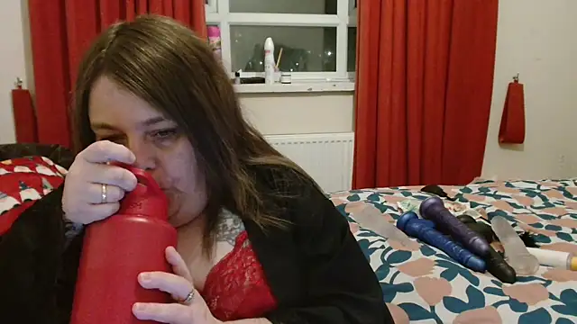 Snapshot of HouseWifeWhore_Milf chatting on 09/10/25, 07:14 HouseWifeWhore Milf online show from 09/10/25, 07:14