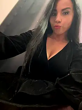 CrazzyChicks online show from 10/24/25, 08:11