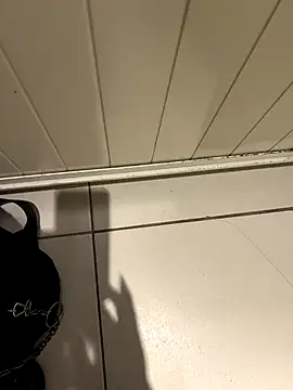 CrazzyChicks online show from 11/29/25, 06:05