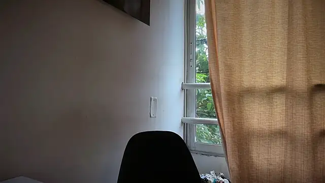 Snapshot of romeolovedark chatting on 04/21/26, 12:11 romeolovedark online show from 04/21/26, 12:11