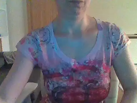 Snapshot of Moi_Lina chatting on 07/27/26, 11:45 Moi Lina online show from 07/27/26, 11:45