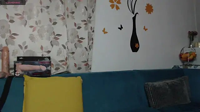 Snapshot of Goddess_Tina chatting on 09/28/25, 03:39 Goddess Tina online show from 09/28/25, 03:39