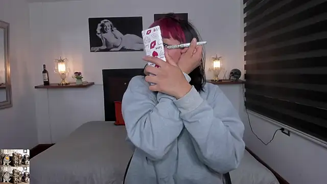 Snapshot of Mariana_Joness chatting on 01/06/25, 02:48 Mariana Joness online show from 01/06/25, 02:48