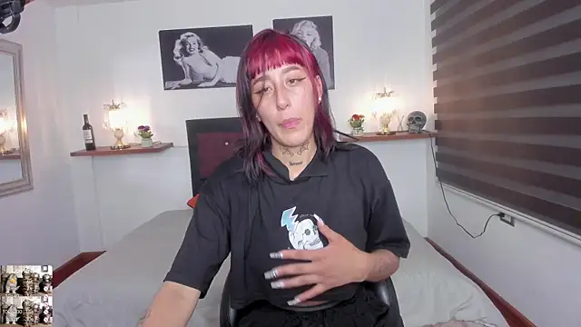 Snapshot of Mariana_Joness chatting on 01/13/25, 01:56 Mariana Joness online show from 01/13/25, 01:56