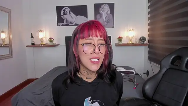 Snapshot of Mariana_Joness chatting on 02/04/25, 08:24 Mariana Joness online show from 02/04/25, 08:24