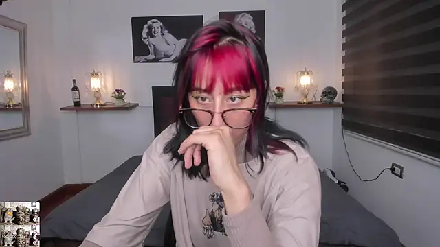 Snapshot of Mariana_Joness chatting on 02/17/25, 02:31 Mariana Joness online show from 02/17/25, 02:31