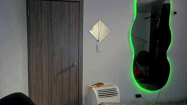 Kris Khalifa69 online show from 10/04/25, 10:02