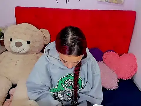 GiannaGoddes online show from 01/15/25, 10:17