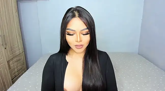 Snapshot of shantal_r0mance chatting on 12/19/24, 02:23 shantal r0mance online show from 12/19/24, 02:23