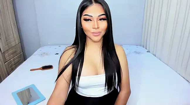 Snapshot of shantal_r0mance chatting on 02/08/25, 01:54 shantal r0mance online show from 02/08/25, 01:54