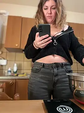 Snapshot of DaisyVibesss chatting on 01/15/25, 09:24 DaisyVibesss online show from 01/15/25, 09:24