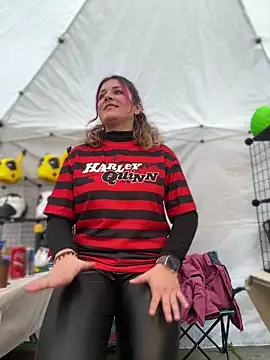 Snapshot of DaisyVibesss chatting on 02/26/25, 08:48 DaisyVibesss online show from 02/26/25, 08:48