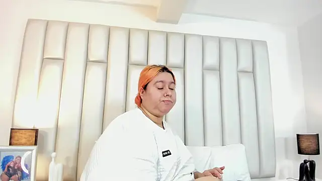 Snapshot of aandreaperez chatting on 10/20/25, 12:38 aandreaperez online show from 10/20/25, 12:38