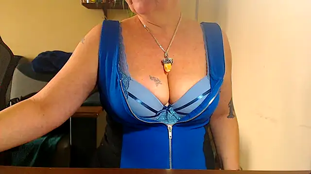 Diablica41 online show from 02/25/25, 10:04