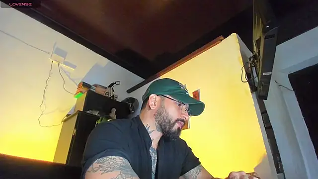 CamiloGray  online show from 09/19/25, 02:18