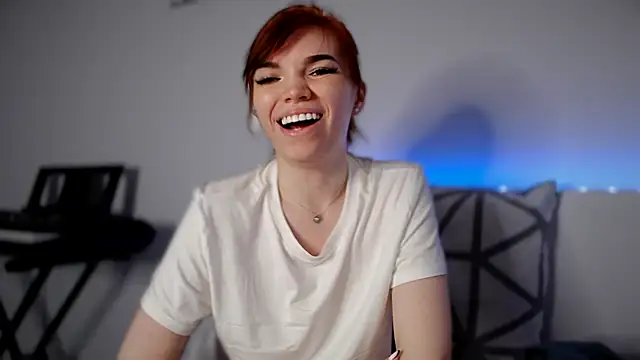 Snapshot of olivka-flower chatting on 01/27/25, 01:37 olivka-flower online show from 01/27/25, 01:37