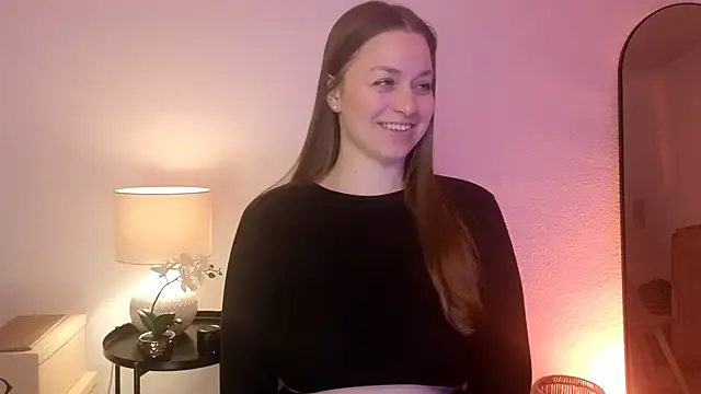 Snapshot of MilaFleur chatting on 01/31/25, 08:43 MilaFleur online show from 01/31/25, 08:43