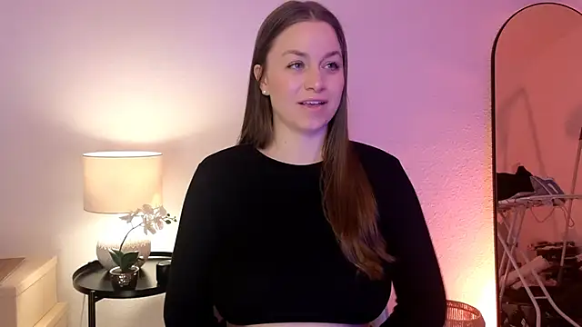 Snapshot of MilaFleur chatting on 02/15/25, 09:05 MilaFleur online show from 02/15/25, 09:05