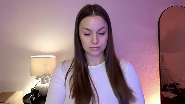 Snapshot of MilaFleur chatting on 03/10/25, 03:09 MilaFleur online show from 03/10/25, 03:09