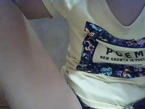 Snapshot of hairypussyyummy chatting on 02/16/25, 10:32 hairypussyyummy online show from 02/16/25, 10:32