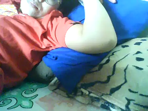 Snapshot of hairypussyyummy chatting on 02/18/25, 12:48 hairypussyyummy online show from 02/18/25, 12:48