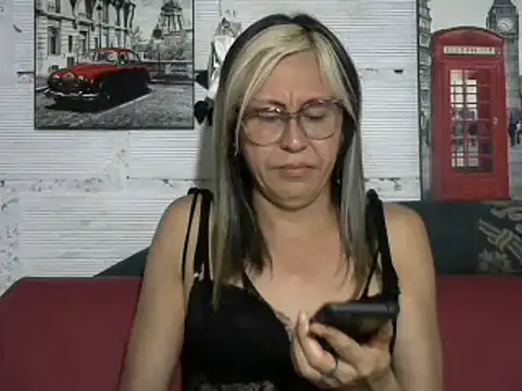 divahot08 online show from 12/05/24, 03:28