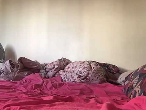 Snapshot of waakenda chatting on 12/02/24, 11:56 waakenda online show from 12/02/24, 11:56