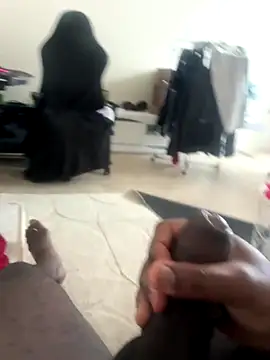 Snapshot of waakenda chatting on 12/02/25, 11:04 waakenda online show from 12/02/25, 11:04