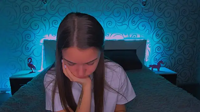 Snapshot of AlexaBarkley chatting on 12/08/24, 03:21 AlexaBarkley online show from 12/08/24, 03:21