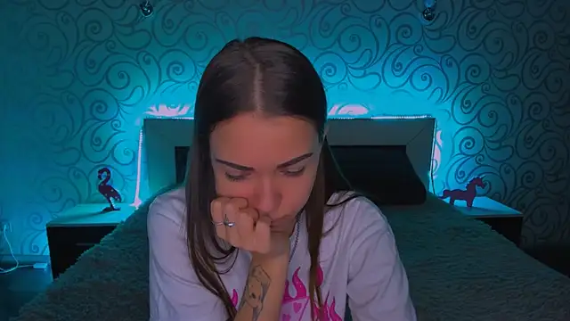 Snapshot of AlexaBarkley chatting on 12/16/24, 06:21 AlexaBarkley online show from 12/16/24, 06:21