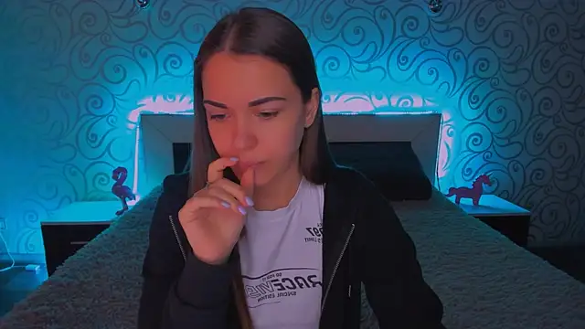 Snapshot of AlexaBarkley chatting on 12/19/24, 03:18 AlexaBarkley online show from 12/19/24, 03:18