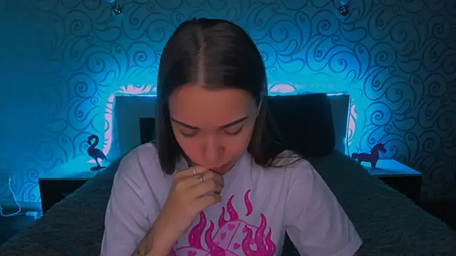 Snapshot of AlexaBarkley chatting on 12/23/24, 03:18 AlexaBarkley online show from 12/23/24, 03:18