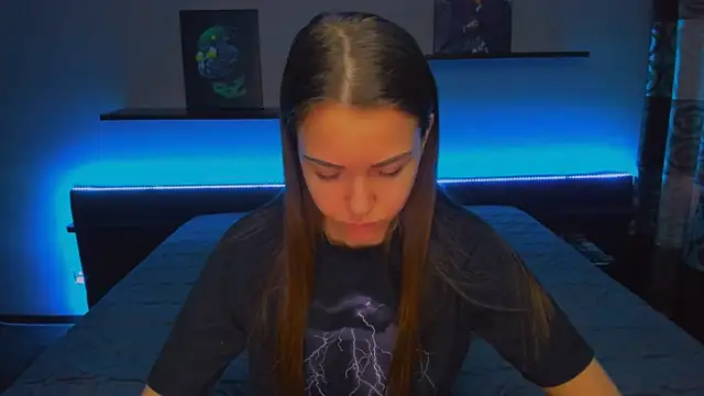 Snapshot of AlexaBarkley chatting on 12/31/24, 03:01 AlexaBarkley online show from 12/31/24, 03:01