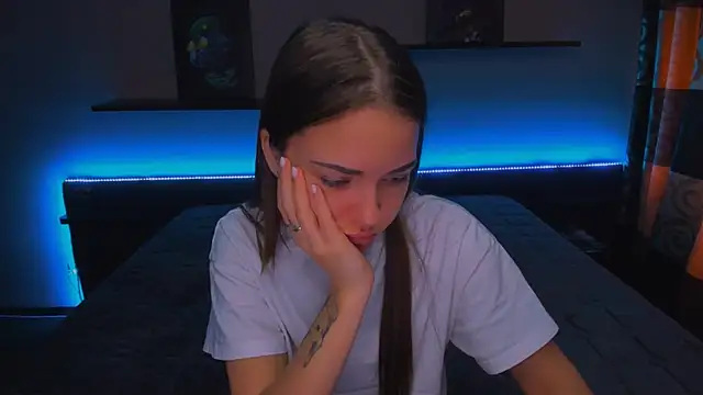 Snapshot of AlexaBarkley chatting on 01/21/25, 06:22 AlexaBarkley online show from 01/21/25, 06:22