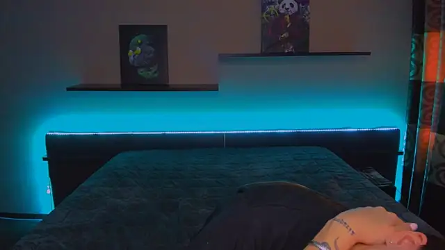 Snapshot of AlexaBarkley chatting on 02/14/25, 06:12 AlexaBarkley online show from 02/14/25, 06:12