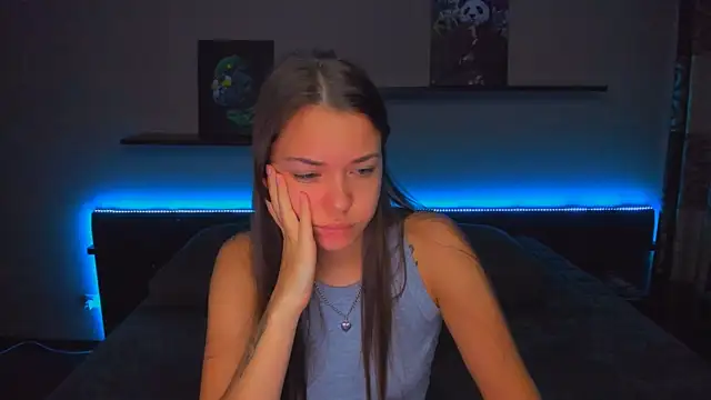 Snapshot of AlexaBarkley chatting on 10/13/25, 12:21 AlexaBarkley online show from 10/13/25, 12:21