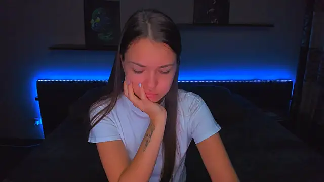 Snapshot of AlexaBarkley chatting on 11/04/25, 12:21 AlexaBarkley online show from 11/04/25, 12:21