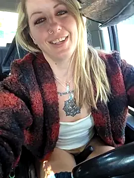 SheIsSomething online show from 05/17/26, 11:12