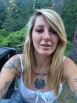 SheIsSomething online show from 07/08/26, 02:38