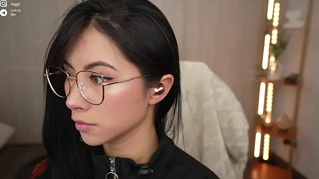 Gigi ohlala online show from 10/04/25, 05:33