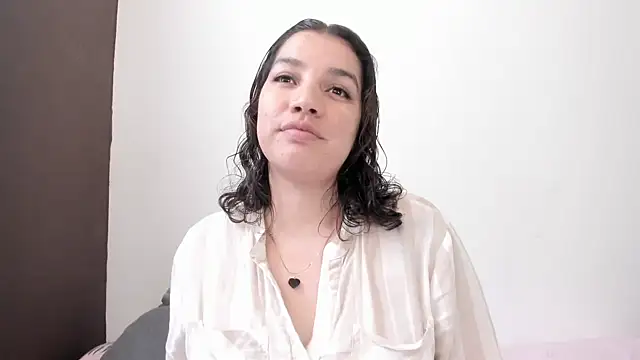 carmesix online show from 04/15/26, 04:14