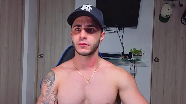 Latino stud4u online show from 07/15/26, 10:59