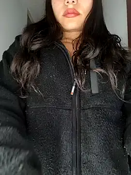 Snapshot of _Danna chatting on 12/14/24, 09:24 Danna online show from 12/14/24, 09:24