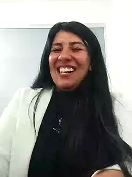 aisha latina online show from 12/04/24, 05:55