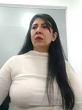 aisha latina online show from 12/12/24, 02:44