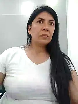 aisha latina online show from 01/21/25, 09:25